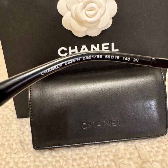 Chanel sunglasses - Picture 4 of 7